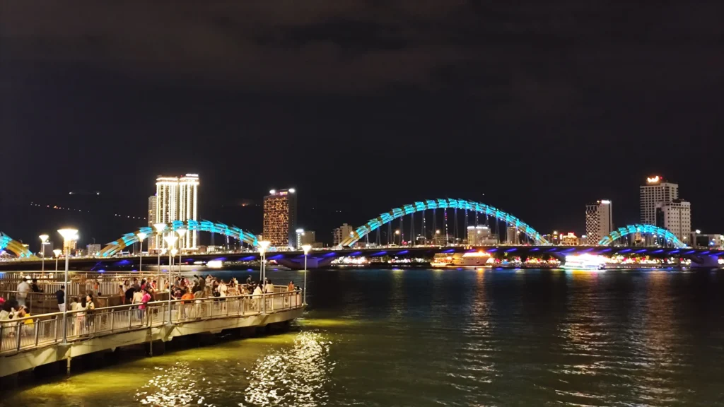 Bach Dang walking market at night