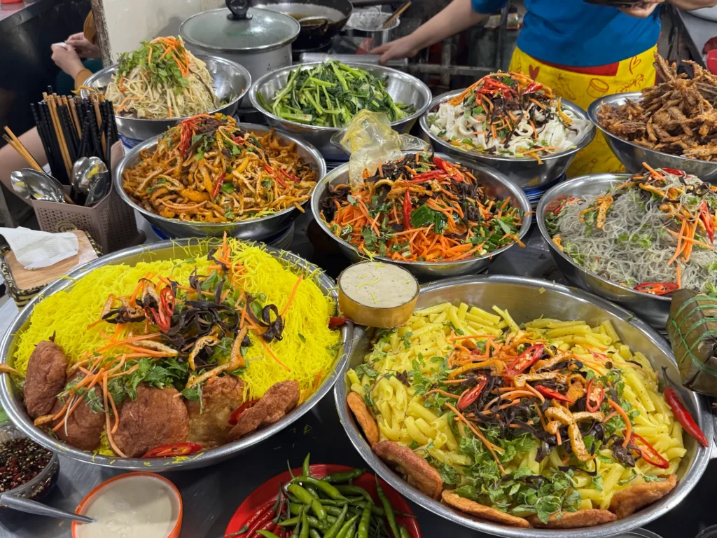 Student food paradise at Bac My An Street Food Market