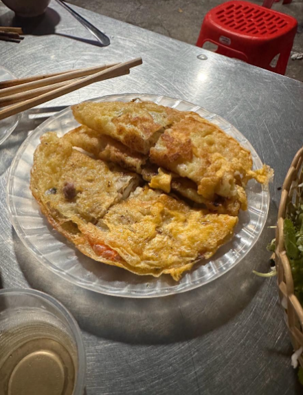 Crispy Vietnamese pancake on plate - Da Nang Food Tour